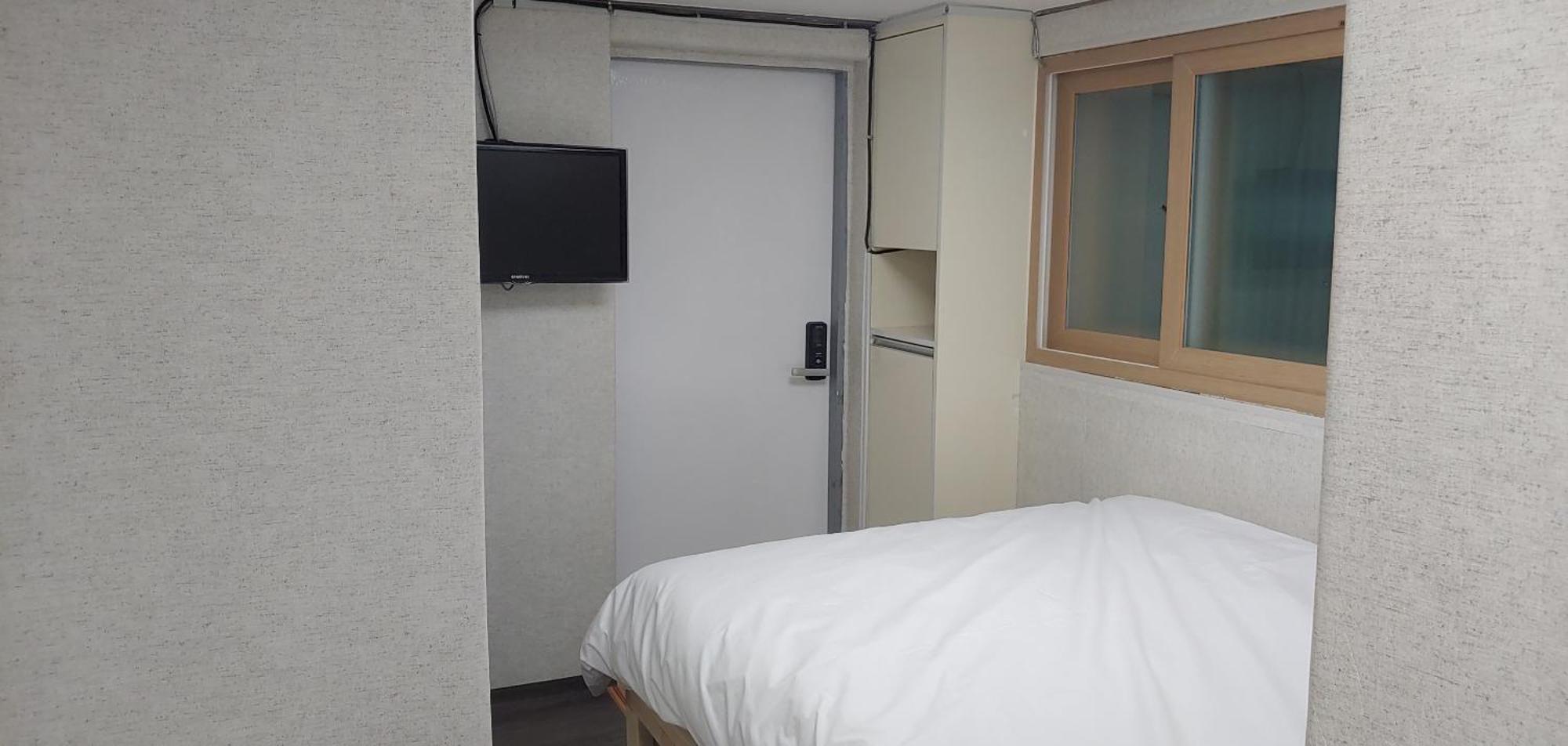 Stayin Myeongdong - Foreigners Only *